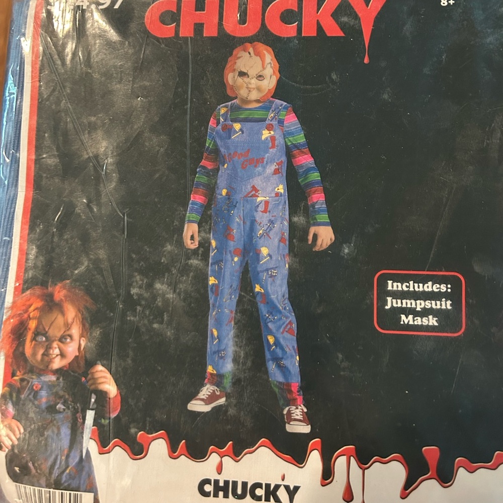 NWT kids Halloween costume. Chucky Kids Boys Unisex Costume and Mask Size 8 M